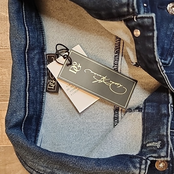 DG2 brand Denim Jacket - Picture 4 of 9